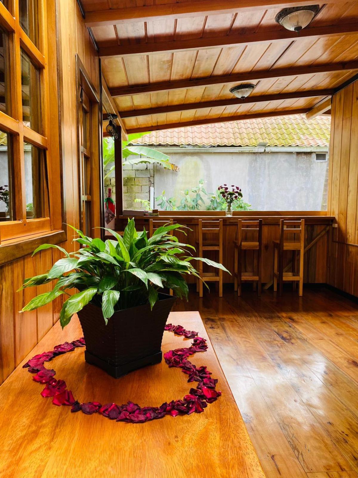 Guayabo Hostal Mindo Exteriér fotografie